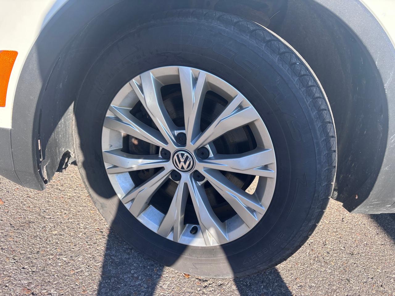 2019 Volkswagen Tiguan LOTS OF SERVICE RECORDS! - Photo #2