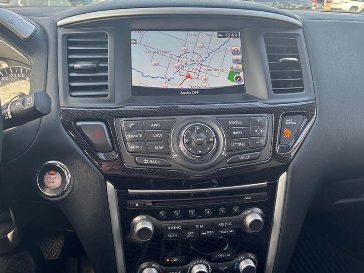 2020 Nissan Pathfinder SV Tech - Photo #3