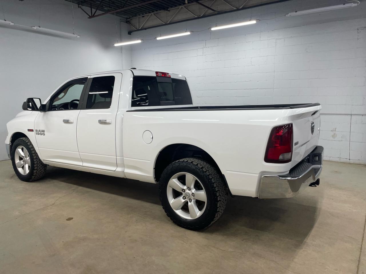 2015 RAM 1500 SLT Photo23