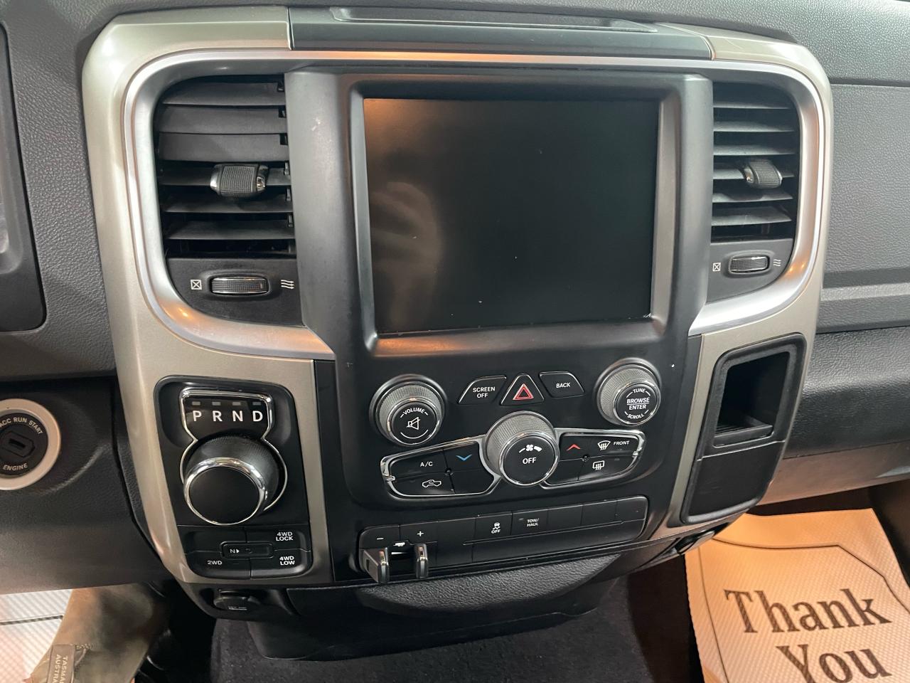 2015 RAM 1500 SLT Photo29