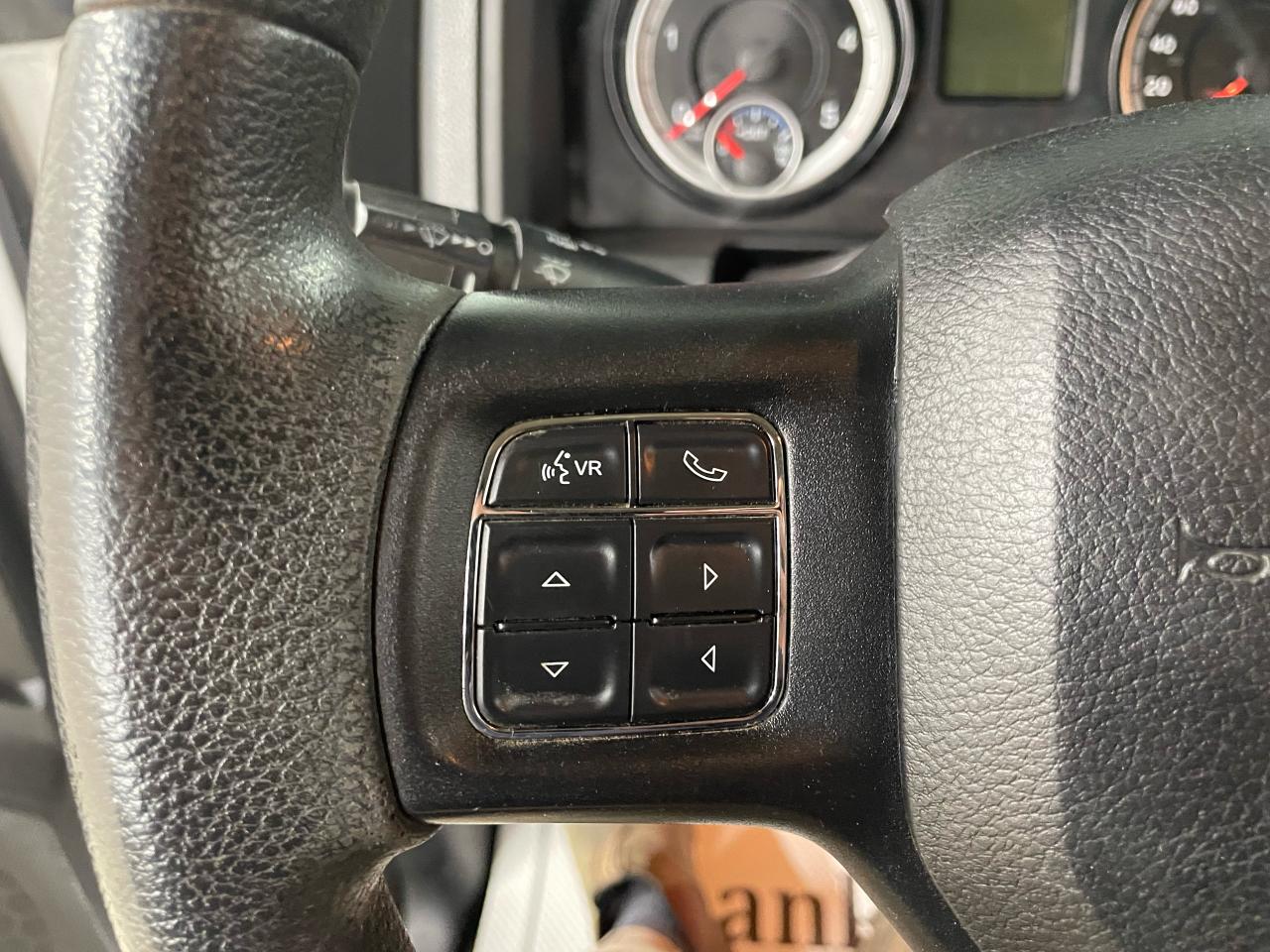 2015 RAM 1500 SLT Photo27