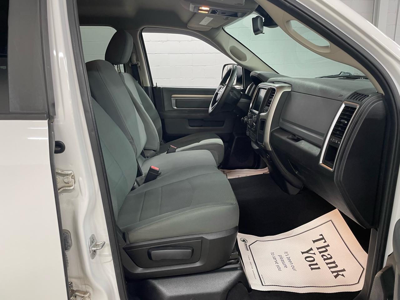 2015 RAM 1500 SLT Photo13