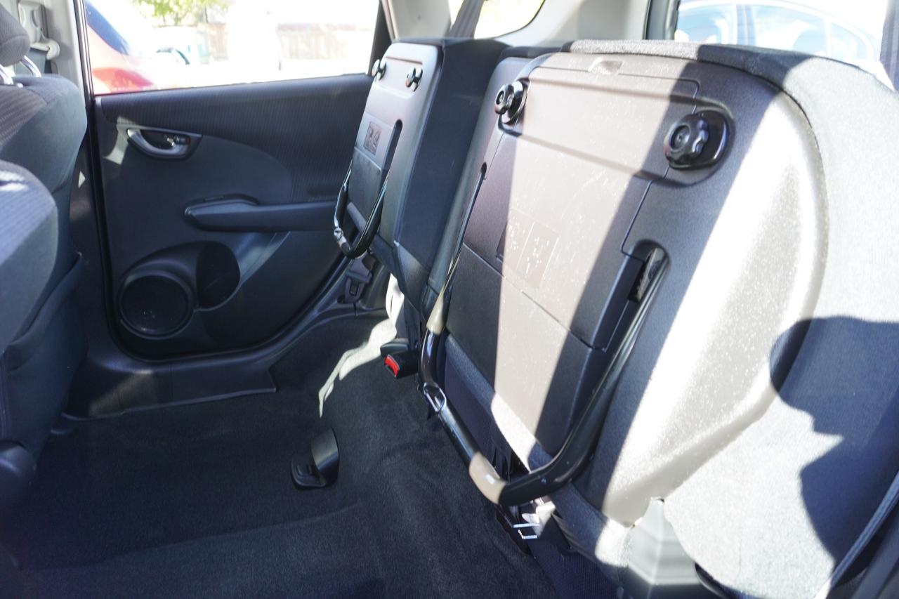 2013 Honda Fit 1 OWNER / MANUAL / SPORT PACKAGE / LOW KM'S /LOCAL Photo