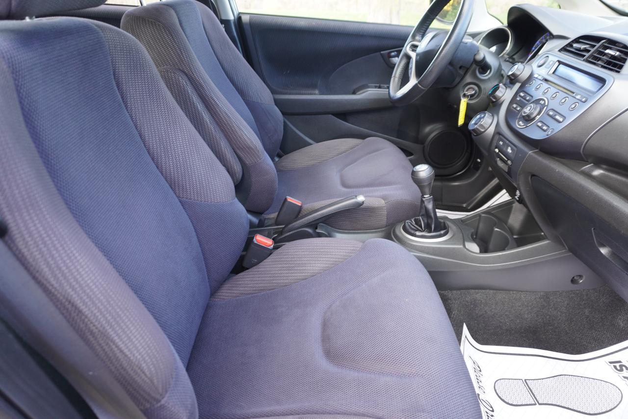 2013 Honda Fit 1 OWNER / MANUAL / SPORT PACKAGE / LOW KM'S /LOCAL Photo