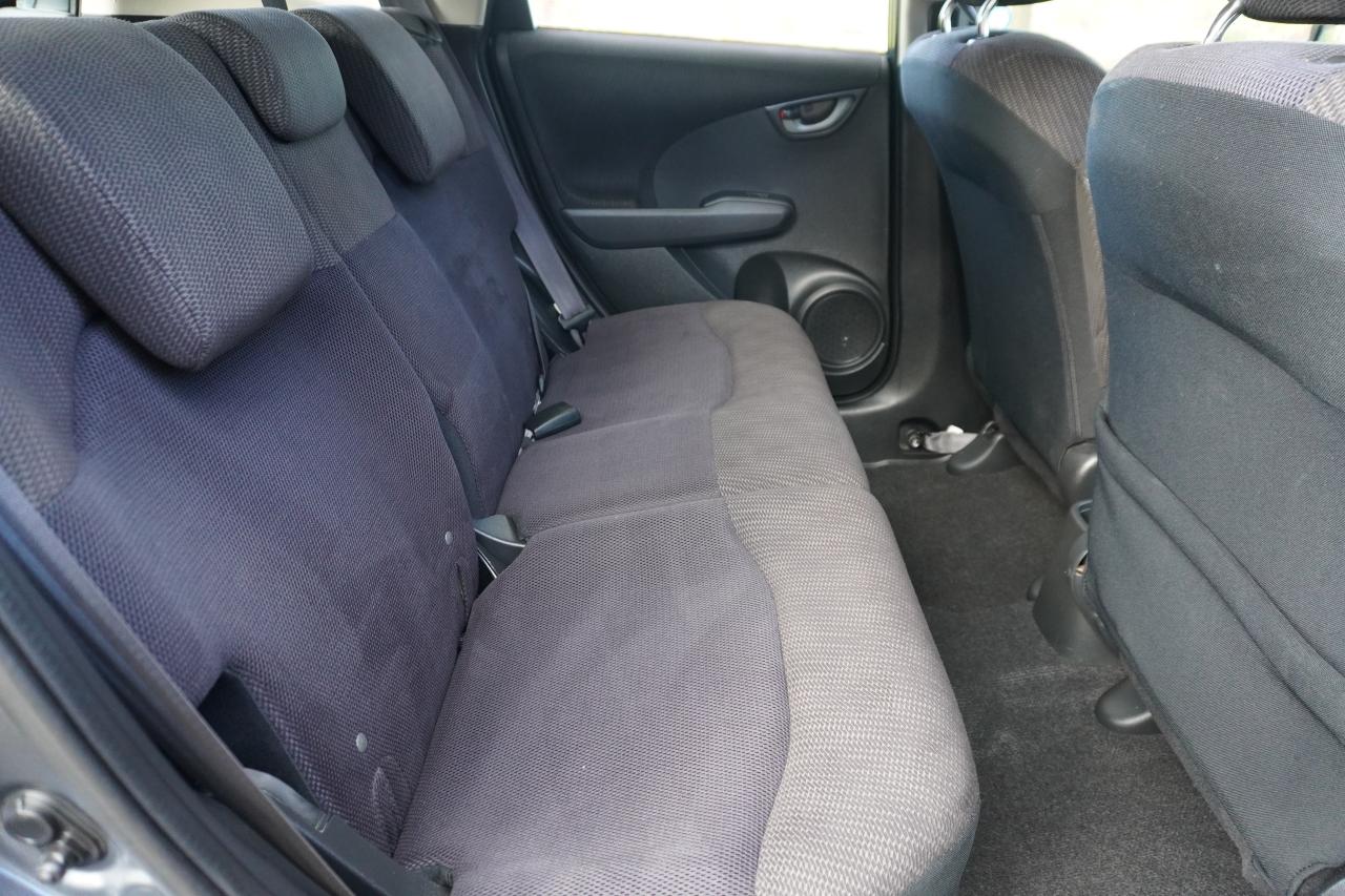 2013 Honda Fit 1 OWNER / MANUAL / SPORT PACKAGE / LOW KM'S /LOCAL Photo