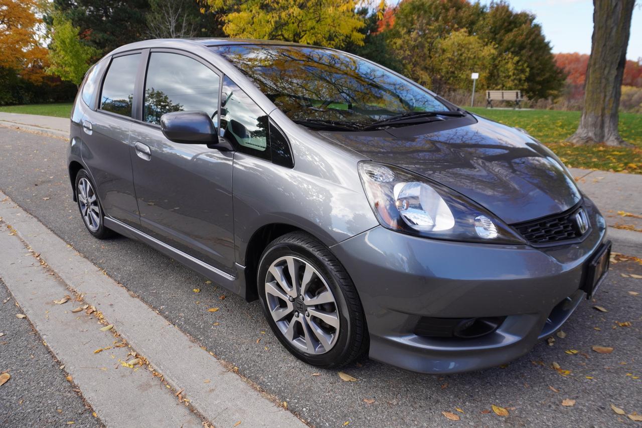 2013 Honda Fit 1 OWNER / MANUAL / SPORT PACKAGE / LOW KM'S /LOCAL Photo