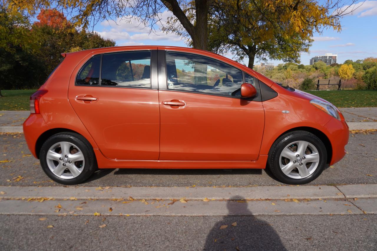 2007 Toyota Yaris NO ACCIDENTS / AWESOME COLOUR / HATCHBACK / AUTO Photo4