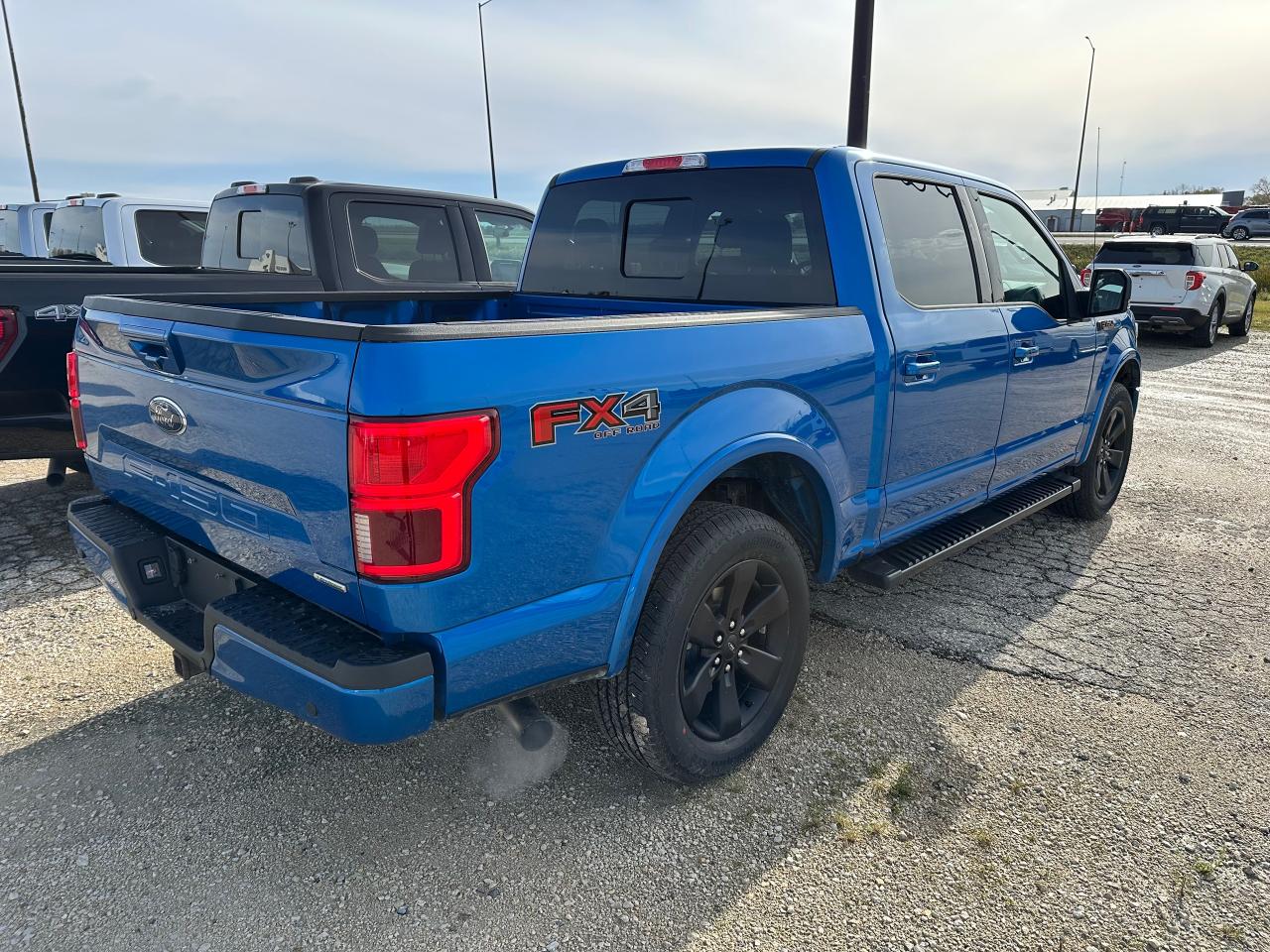 2019 Ford F-150 Lariat 4WD SuperCrew 5.5' Box Photo3