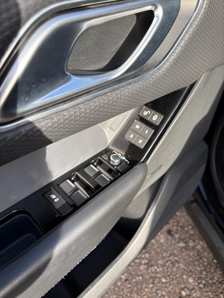 2020 Land Rover Range Rover Velar P340 R-Dynamic S - Photo #11