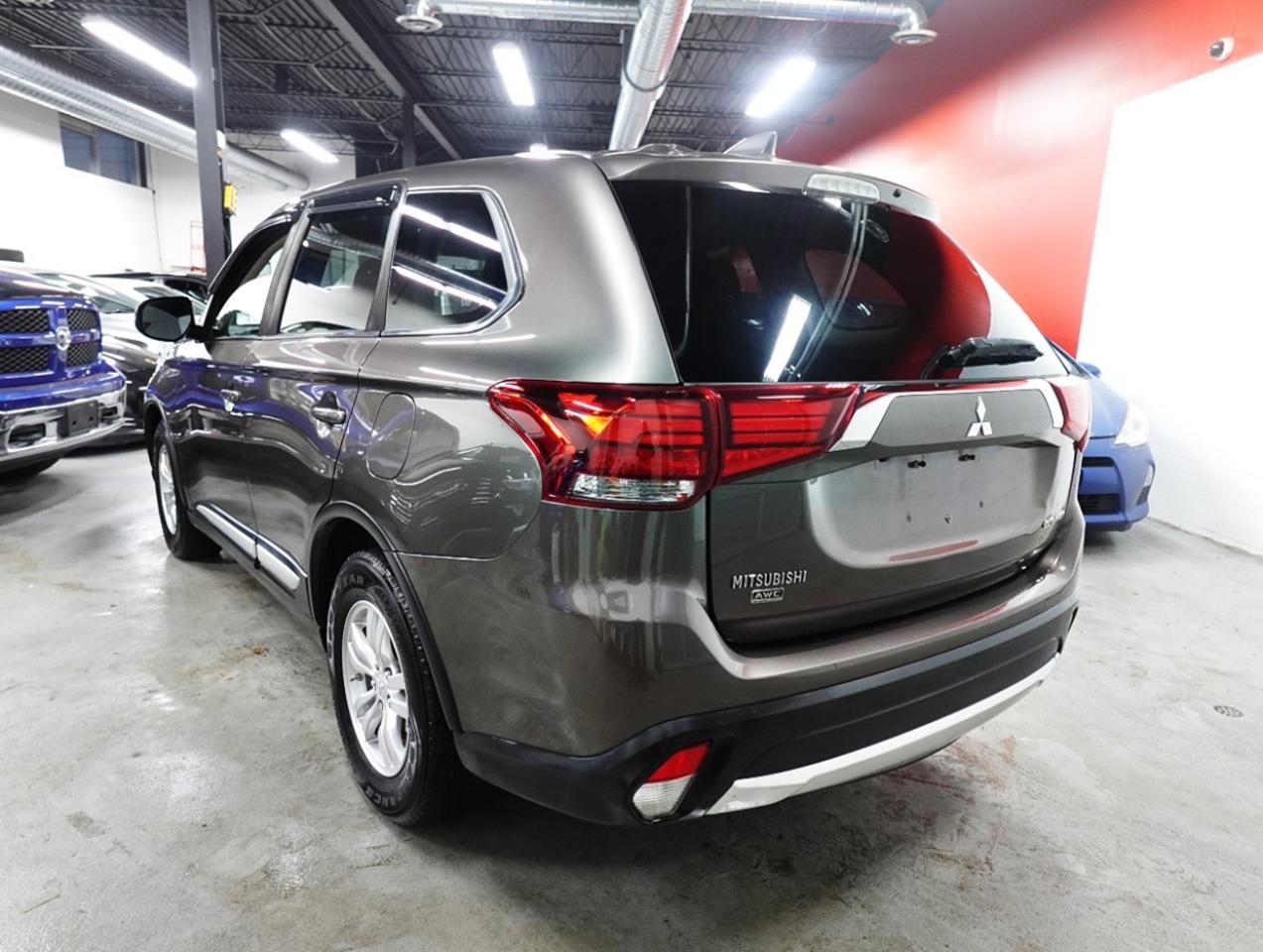 2017 Mitsubishi Outlander ES AWD, NO ACCIDENT, WELL MAINTAINED, BACK-CAM - Photo #4