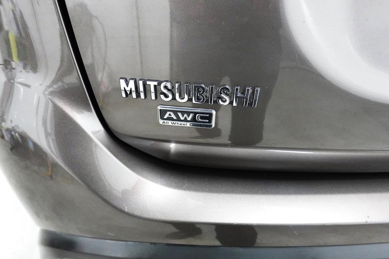 2017 Mitsubishi Outlander ES AWD, NO ACCIDENT, WELL MAINTAINED, BACK-CAM - Photo #8
