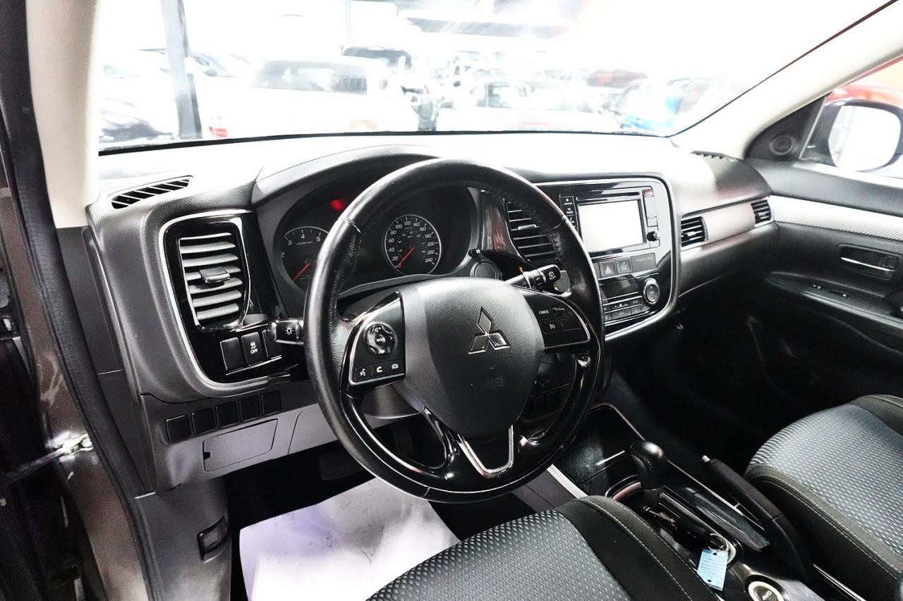 2017 Mitsubishi Outlander ES AWD, NO ACCIDENT, WELL MAINTAINED, BACK-CAM - Photo #15