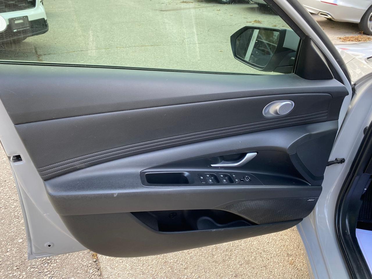 2024 Hyundai Elantra Luxury - Photo #10