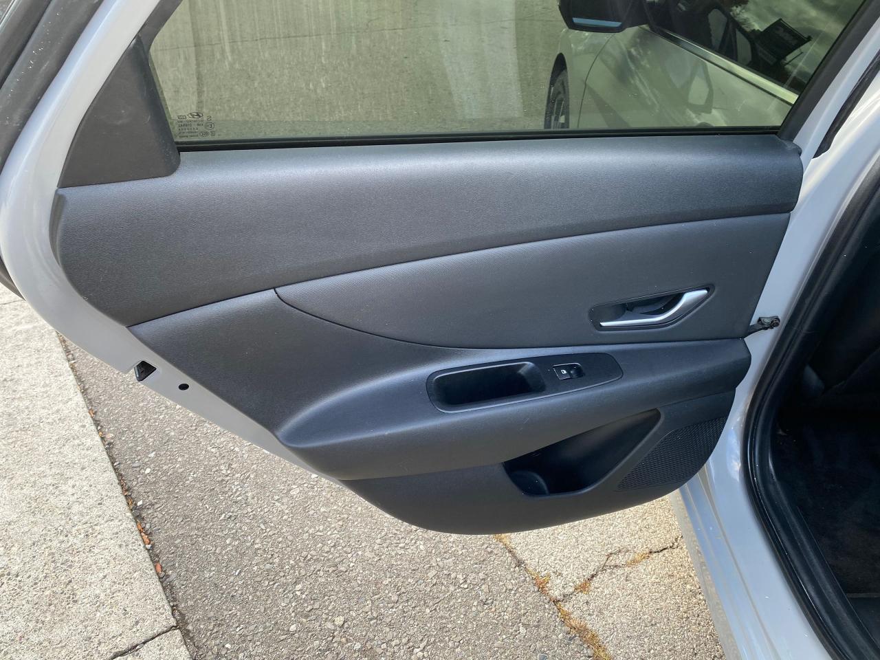 2024 Hyundai Elantra Luxury - Photo #16