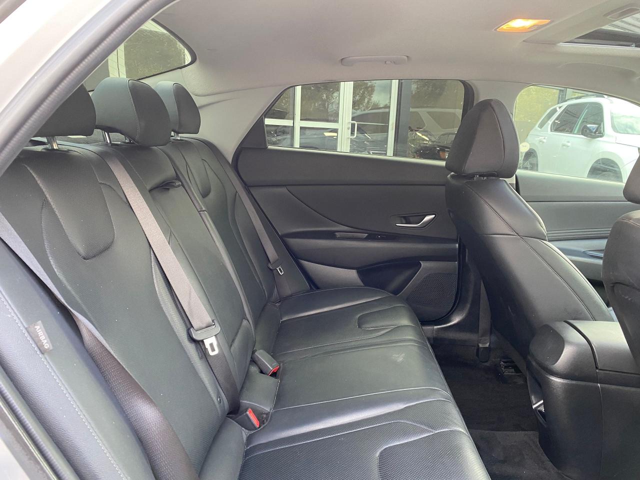 2024 Hyundai Elantra Luxury - Photo #21