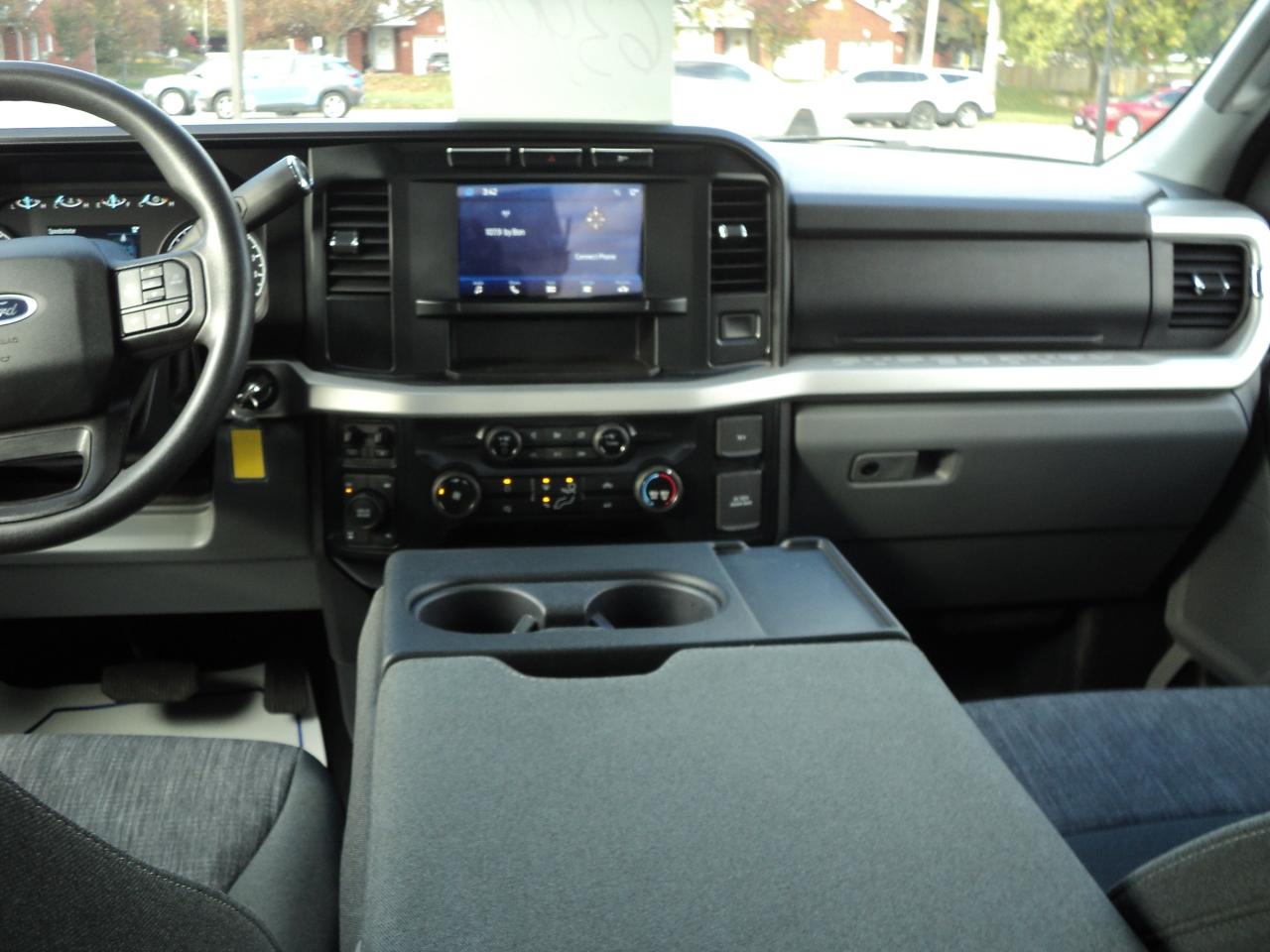 2024 Ford SUPER DUTY F-250 SRW XLT CrewCab 4WD 7.3L8cylGas  6.75' Box - Photo #13