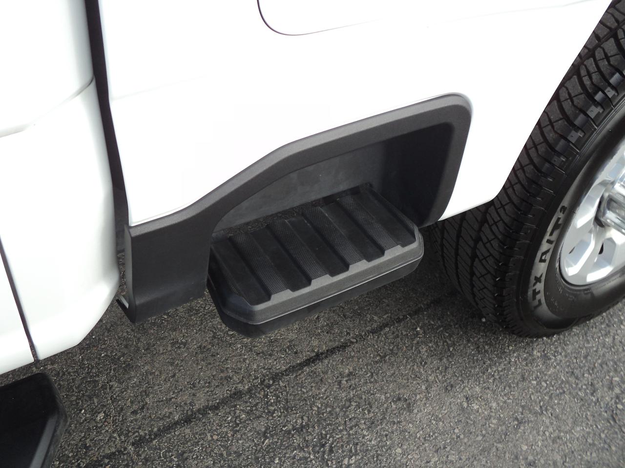 2024 Ford SUPER DUTY F-250 SRW XLT CrewCab 4WD 7.3L8cylGas  6.75' Box - Photo #28