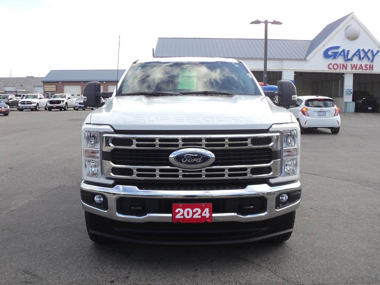 2024 Ford SUPER DUTY F-250 SRW XLT CrewCab 4WD 7.3L8cylGas  6.75' Box - Photo #3