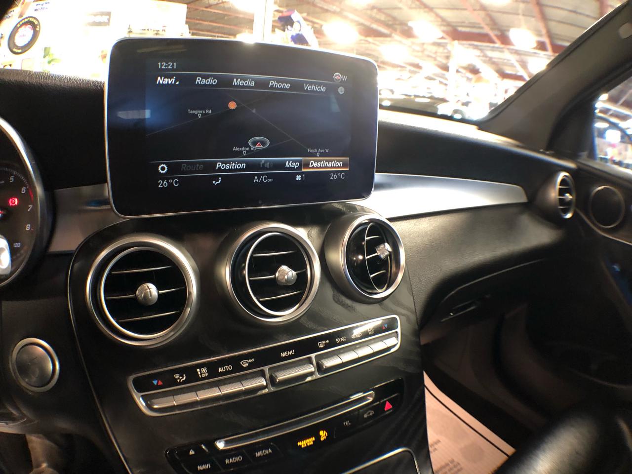 2019 Mercedes-Benz GLC-Class 300 4MATIC LEATHER PAN/ROOF NAVI B/SPOT CAMERA Photo