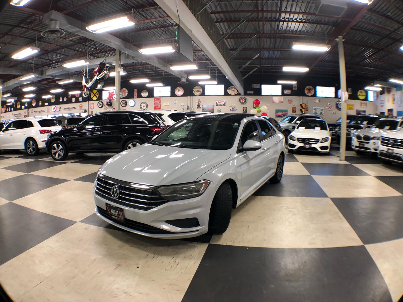 2019 Volkswagen Jetta HIGHLINE LEATHER PAN/ROOF NAVI A/CARPLAY B/SPOT Photo2