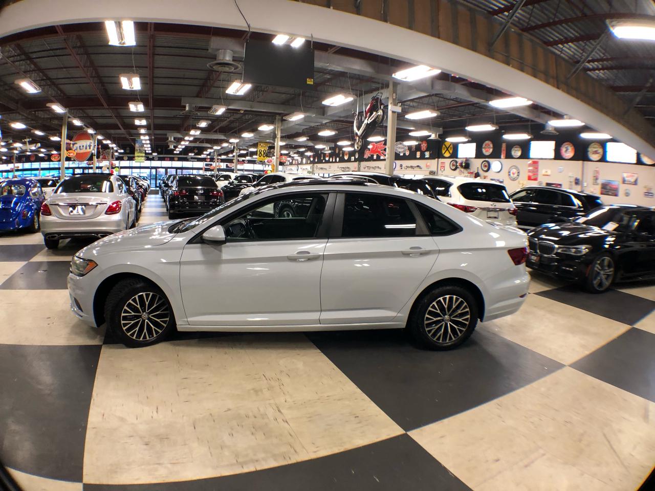 2019 Volkswagen Jetta HIGHLINE LEATHER PAN/ROOF NAVI A/CARPLAY B/SPOT Photo3