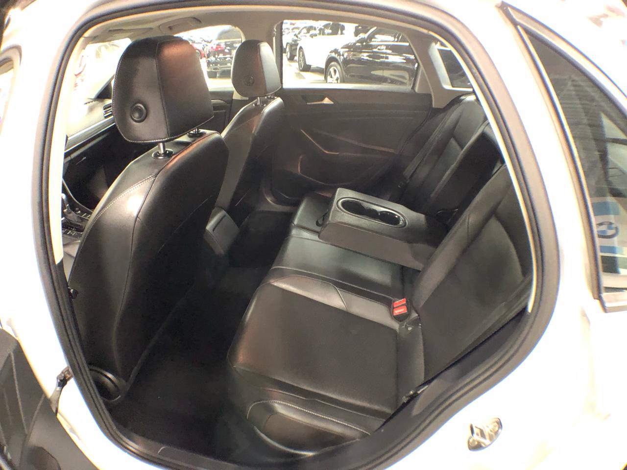 2019 Volkswagen Jetta HIGHLINE LEATHER PAN/ROOF NAVI A/CARPLAY B/SPOT Photo