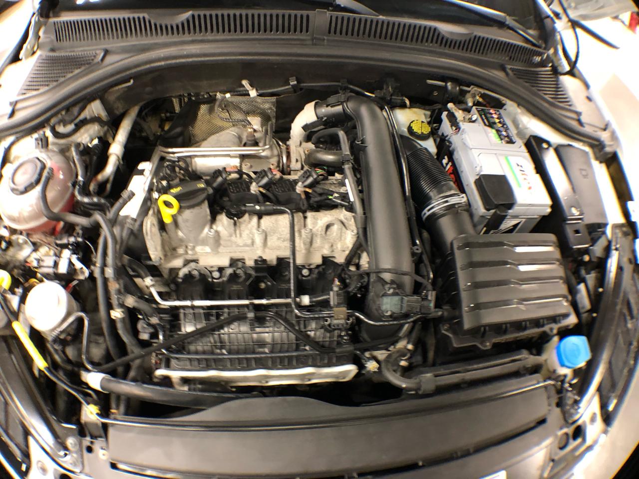 2019 Volkswagen Jetta HIGHLINE LEATHER PAN/ROOF NAVI A/CARPLAY B/SPOT Photo