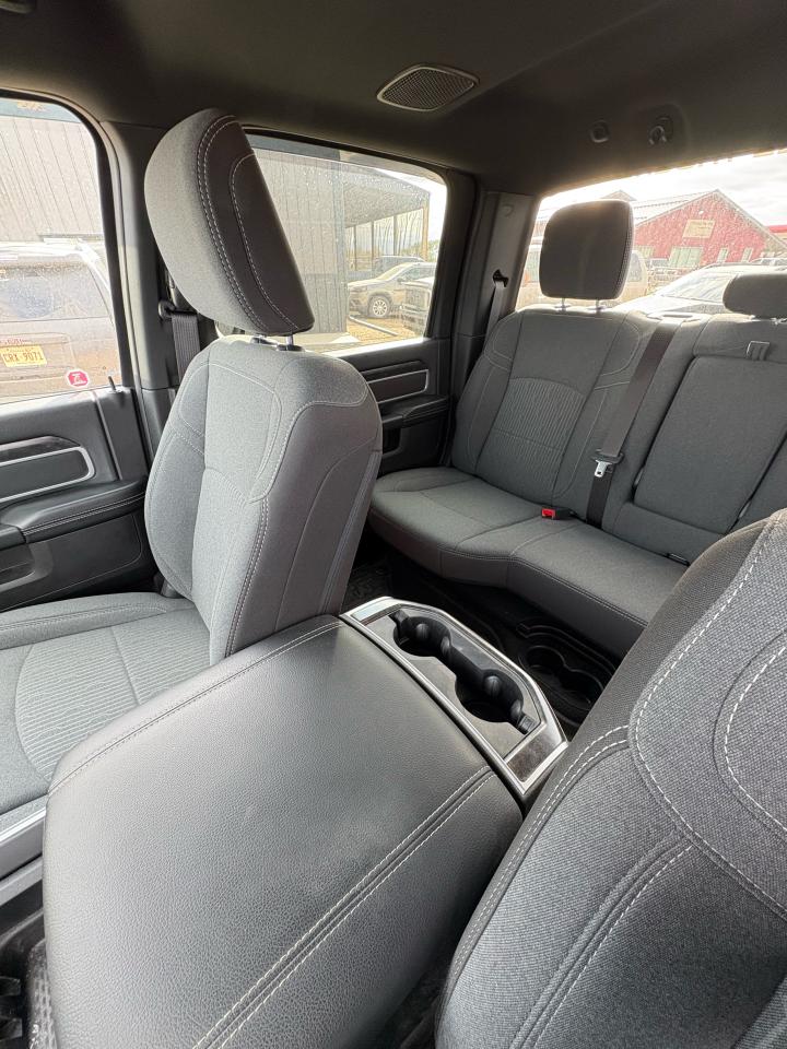 2024 RAM 2500 Big Horn 4x4 Crew Cab 6'4" Box - Photo #5