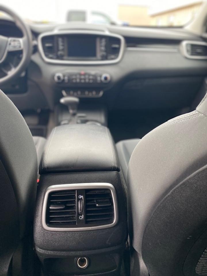 2020 Kia Sorento LX - Photo #11