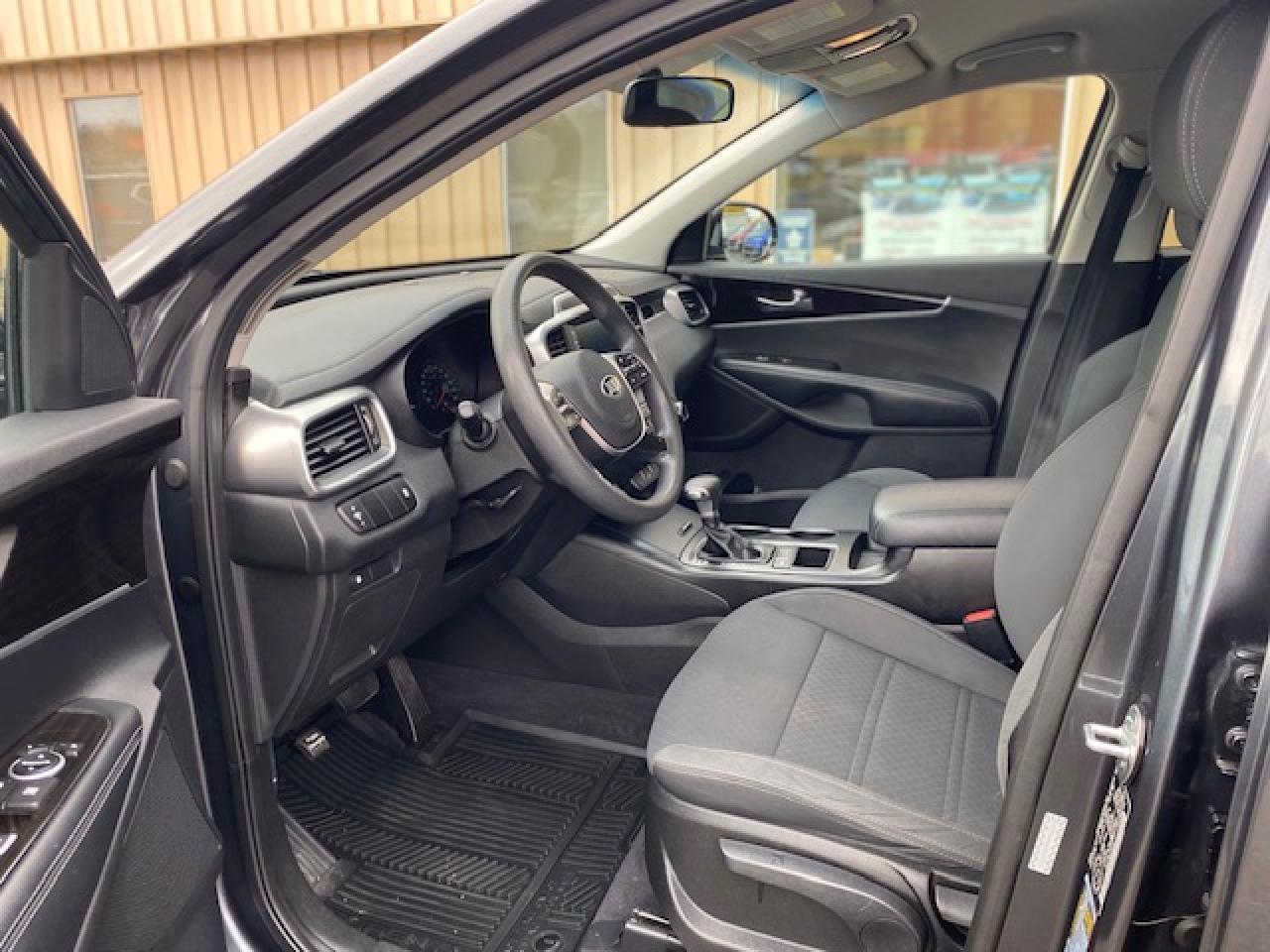 2020 Kia Sorento LX - Photo #8