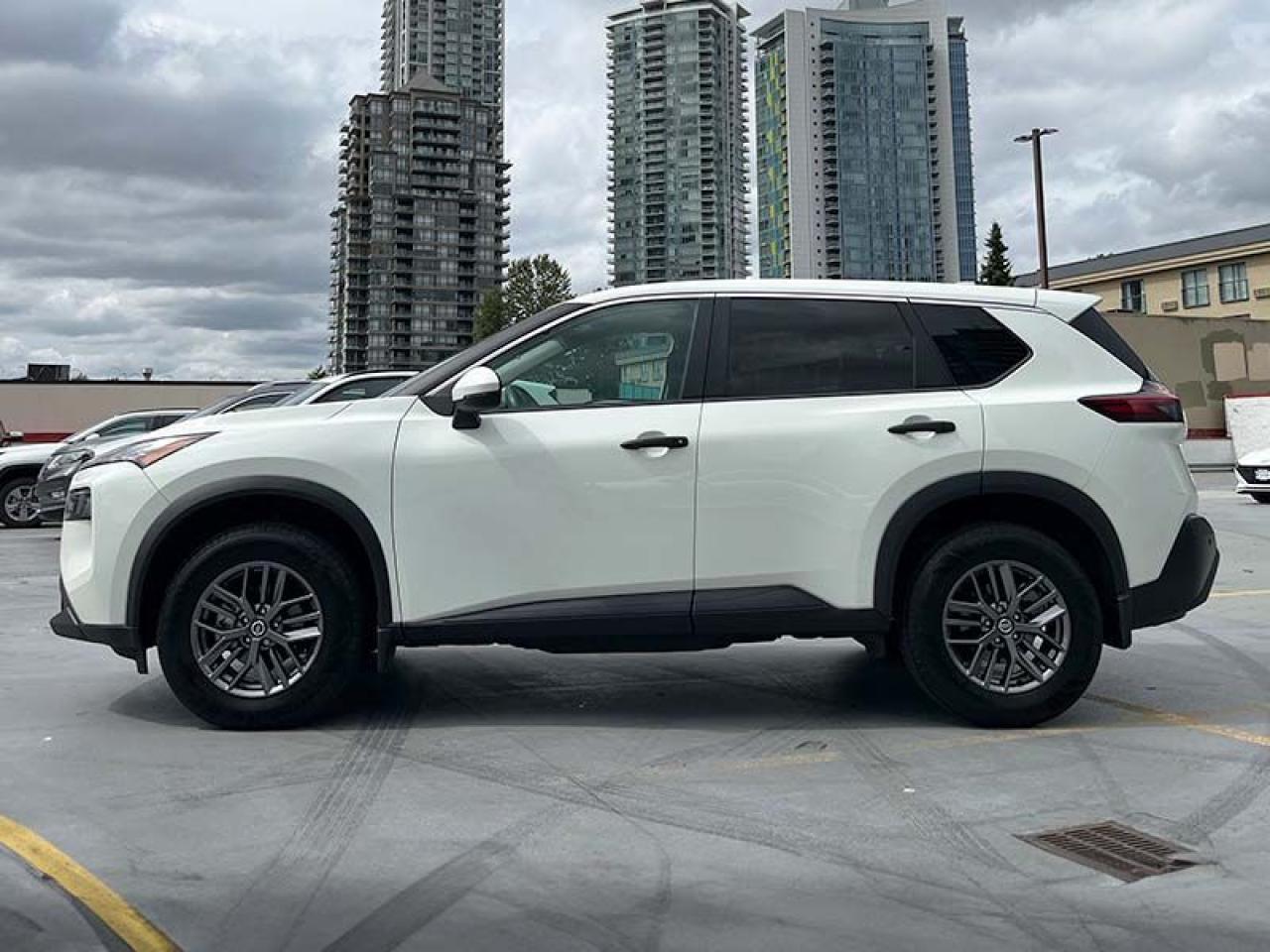 2021 Nissan Rogue S - Photo #3