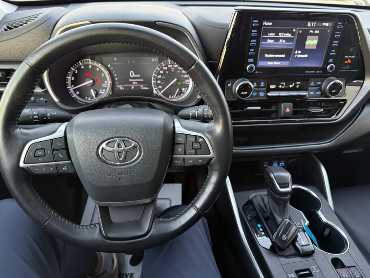 2022 Toyota Highlander XLE/ V6 AWD/ LEATHER/ 7PASSENGER/ SUNROOF - Photo #10