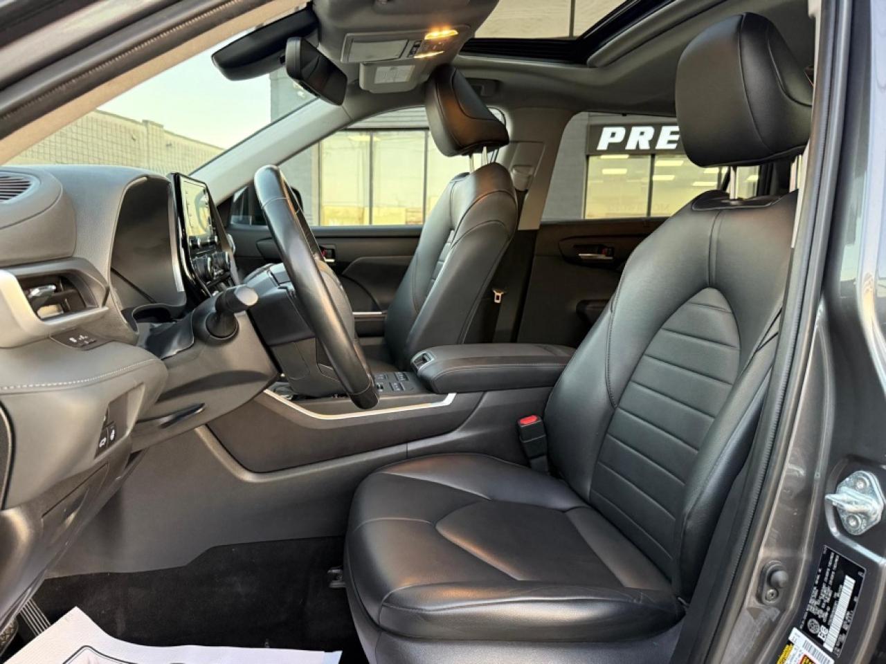 2022 Toyota Highlander XLE/ V6 AWD/ LEATHER/ 7PASSENGER/ SUNROOF - Photo #9