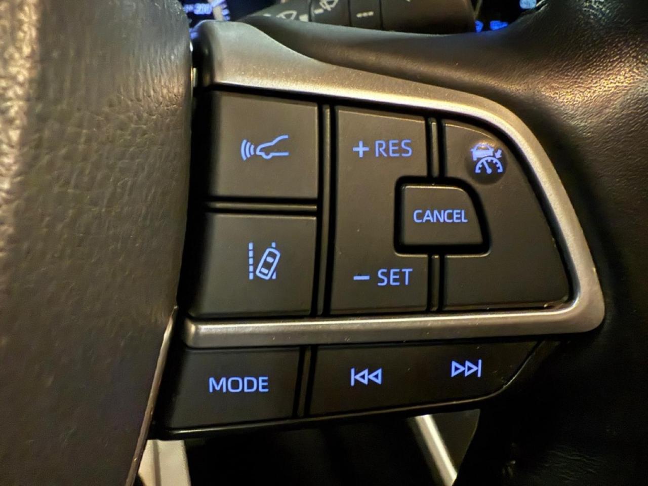 2022 Toyota Highlander XLE/ V6 AWD/ LEATHER/ 7PASSENGER/ SUNROOF - Photo #14