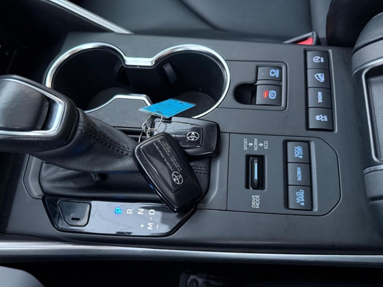 2022 Toyota Highlander XLE/ V6 AWD/ LEATHER/ 7PASSENGER/ SUNROOF - Photo #15