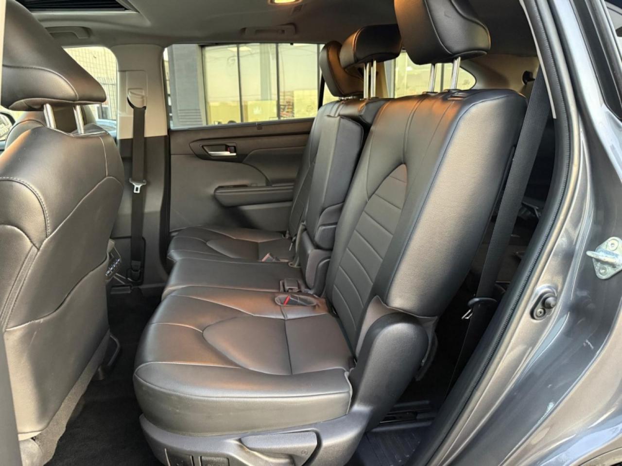 2022 Toyota Highlander XLE/ V6 AWD/ LEATHER/ 7PASSENGER/ SUNROOF - Photo #16