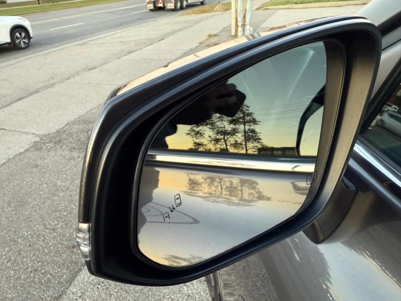 2022 Toyota Highlander XLE/ V6 AWD/ LEATHER/ 7PASSENGER/ SUNROOF - Photo #18