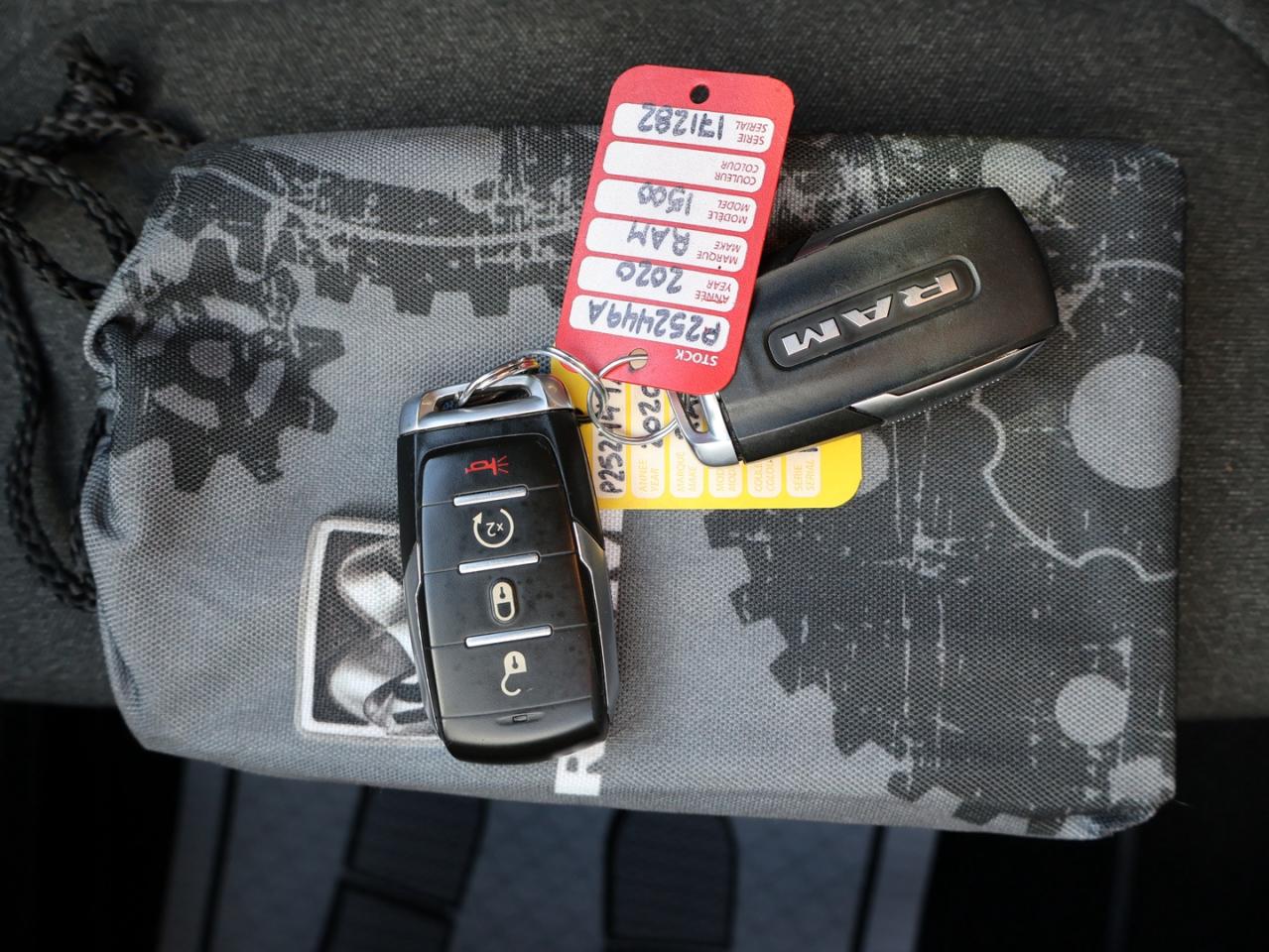 2020 RAM 1500 BIG HORN-OFF ROAD PKG HEMI 4WD CERTIFIED *ACCIDENT FREE* CAMERA BLUETOOTH HEATED SEATS/STEERING P.SENSORS CRUISE ALLOYS - Photo #38