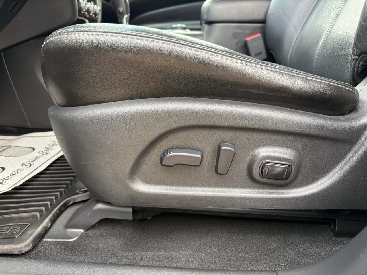 2014 Nissan Pathfinder 4WD 4DR SL Photo