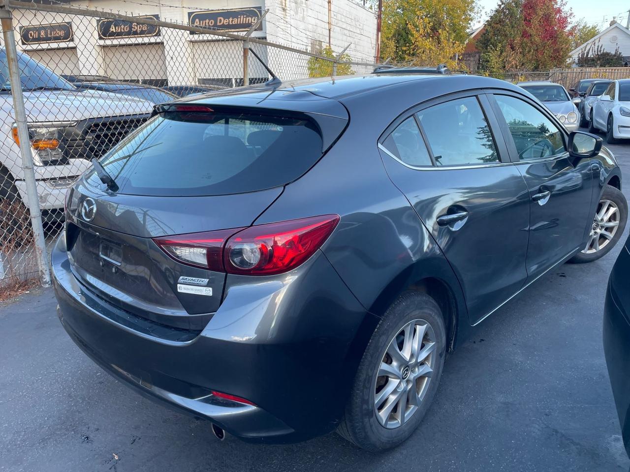 2018 Mazda MAZDA3 GS *HEATED STEERING & SEATS, SAFETY FEATURES* - Photo #4