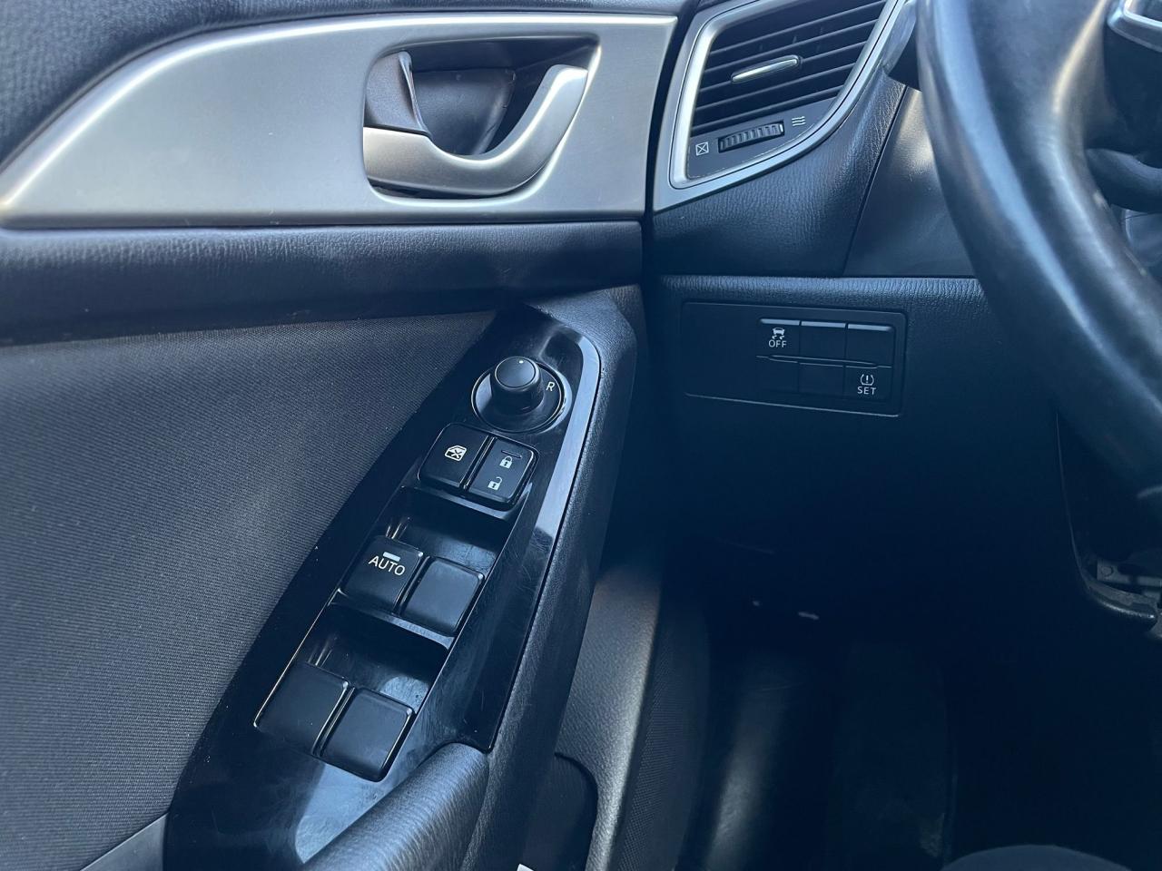 2018 Mazda MAZDA3 GS *HEATED STEERING & SEATS, SAFETY FEATURES* - Photo #8