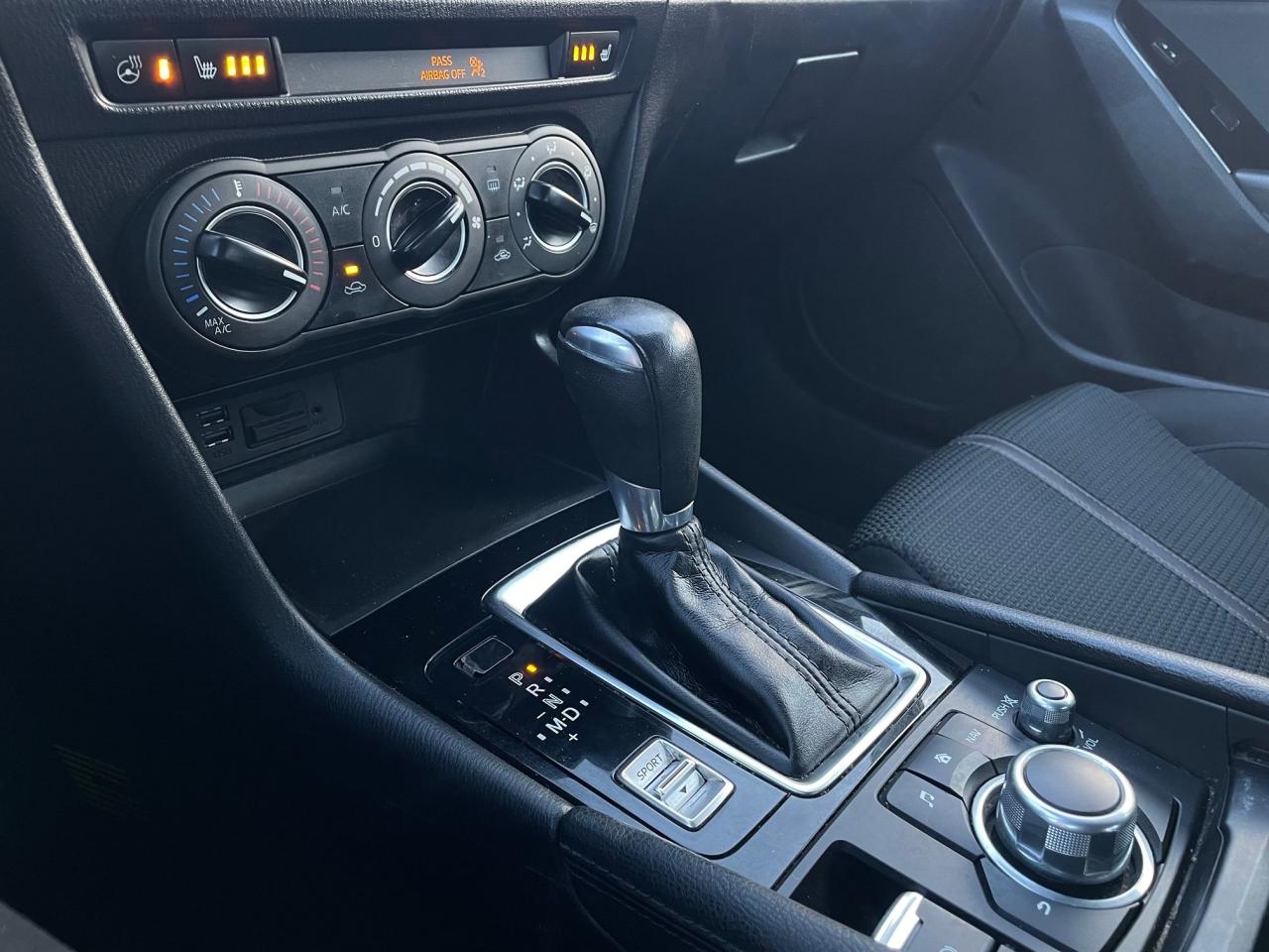 2018 Mazda MAZDA3 GS *HEATED STEERING & SEATS, SAFETY FEATURES* - Photo #16