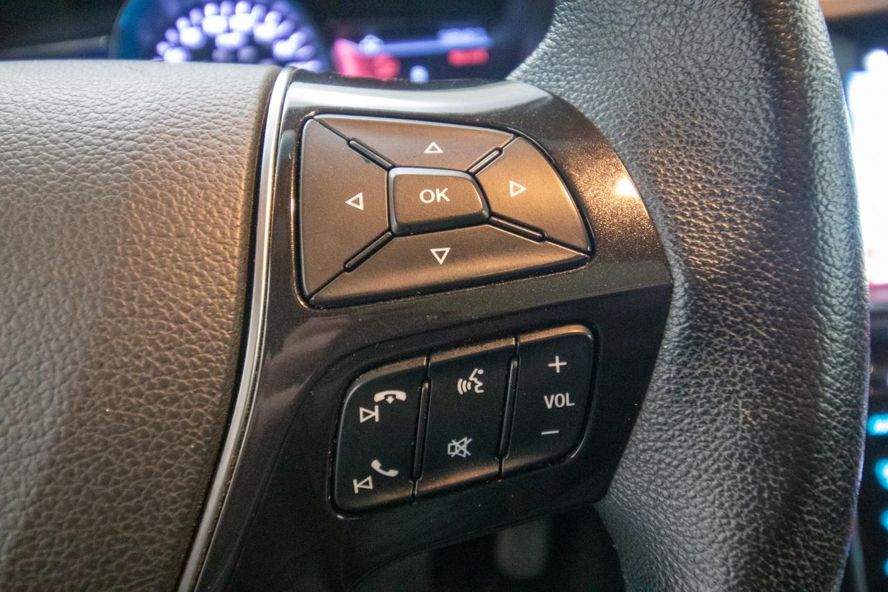 2017 Ford Explorer LIMITED Photo5