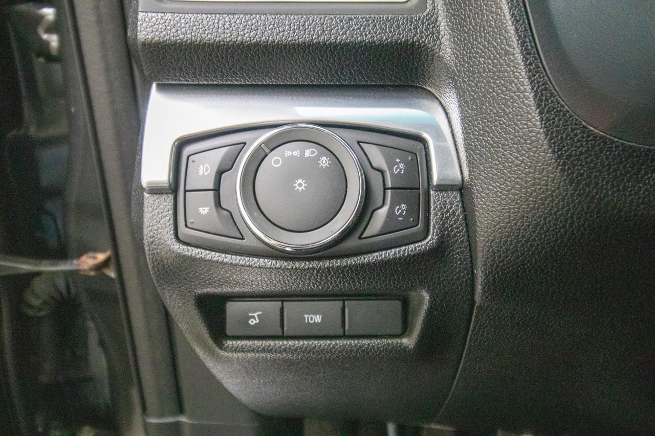 2017 Ford Explorer LIMITED Photo5