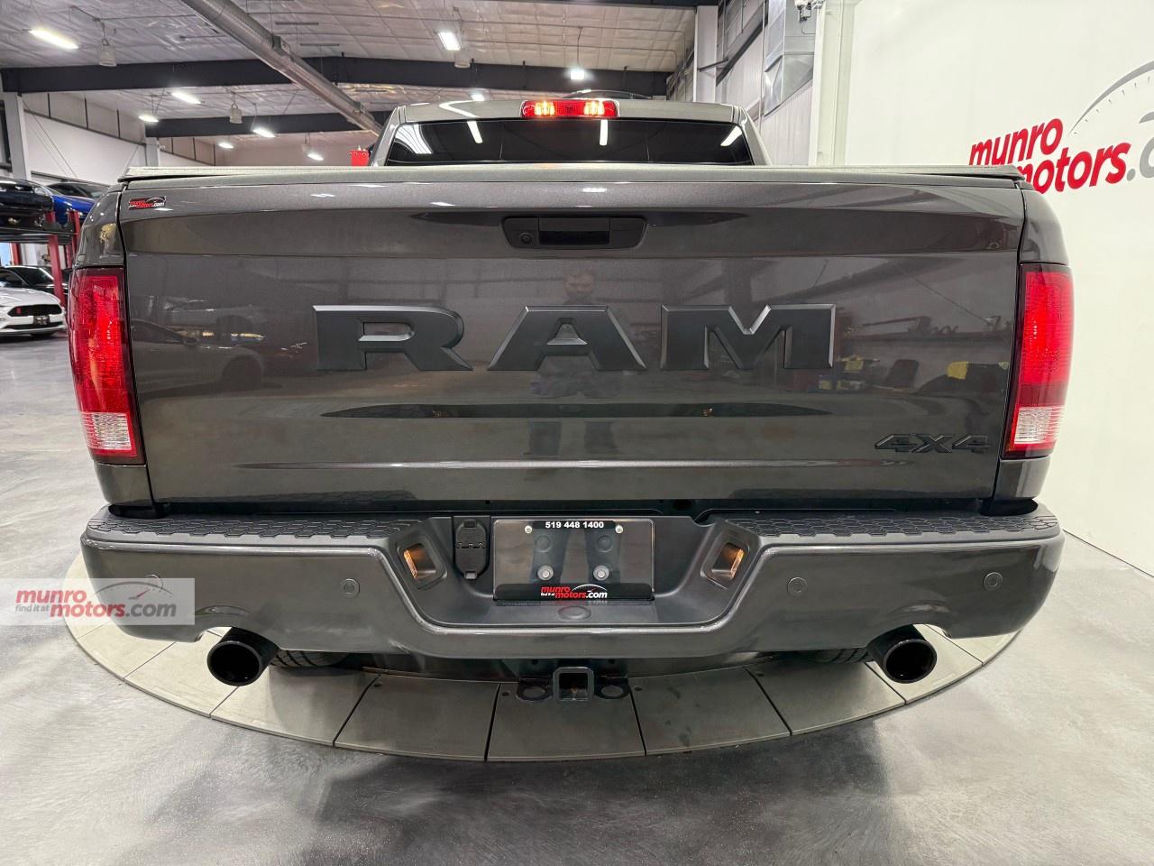 2023 RAM 1500 Classic EXPRESS 4X4 CREW CAB 5'7" BOX Photo