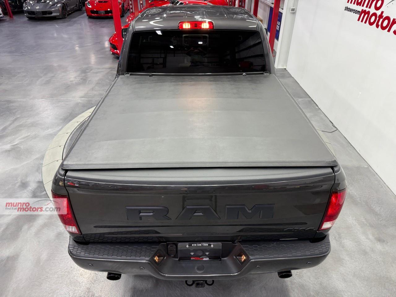 2023 RAM 1500 Classic EXPRESS 4X4 CREW CAB 5'7" BOX Photo