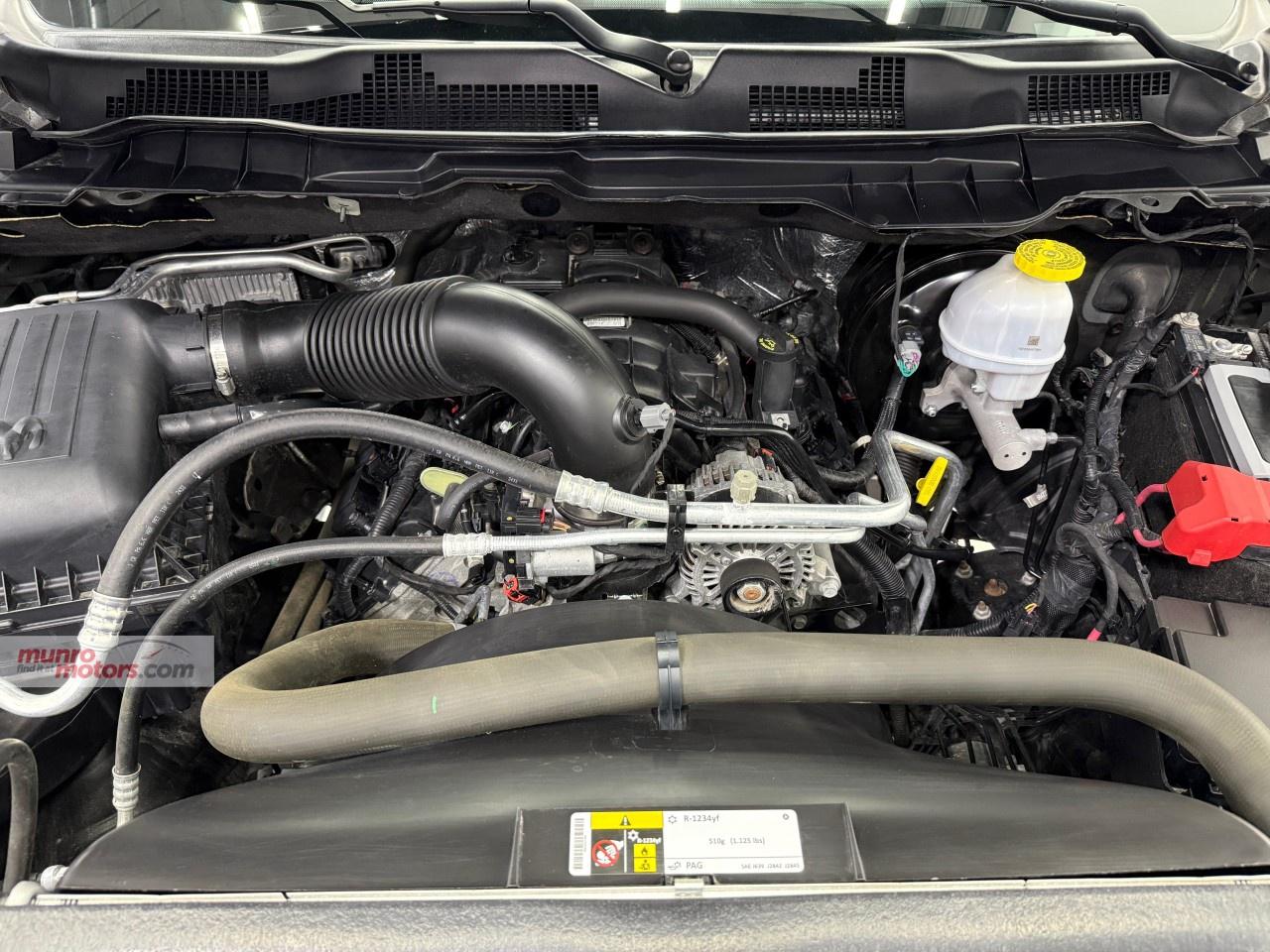 2023 RAM 1500 Classic EXPRESS 4X4 CREW CAB 5'7" BOX Photo