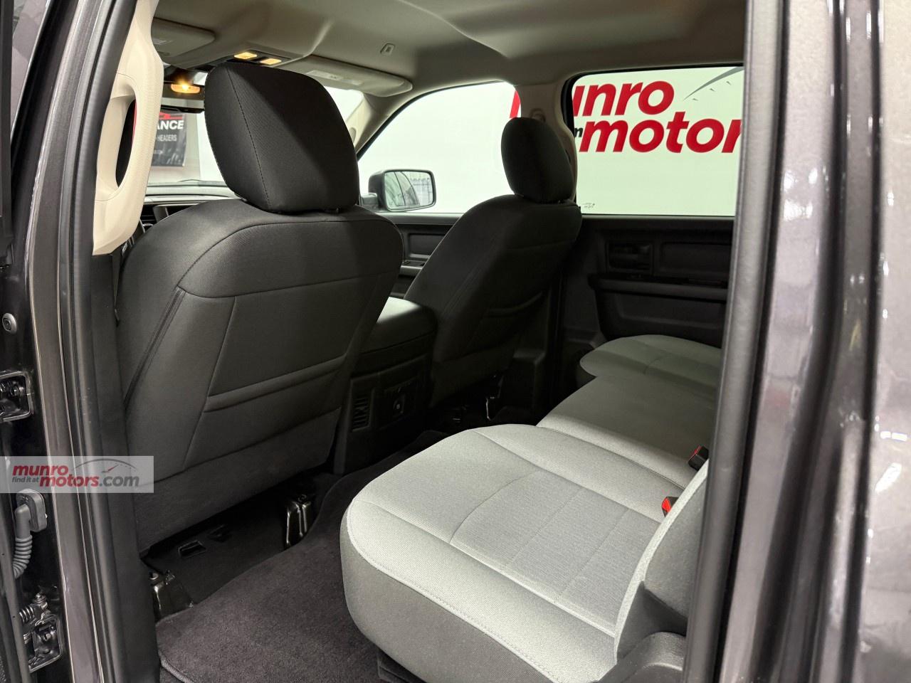 2023 RAM 1500 Classic EXPRESS 4X4 CREW CAB 5'7" BOX Photo