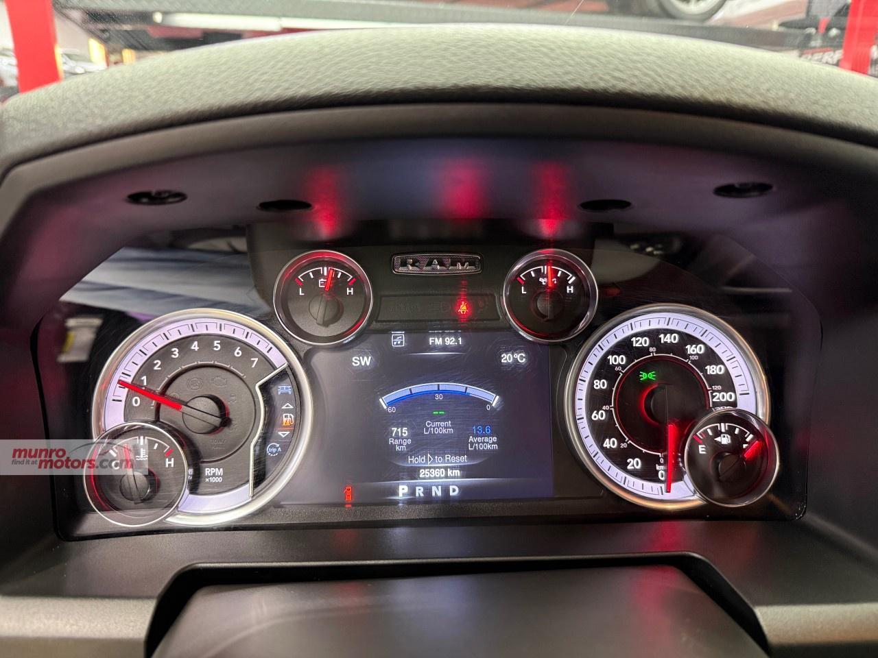 2023 RAM 1500 Classic EXPRESS 4X4 CREW CAB 5'7" BOX Photo