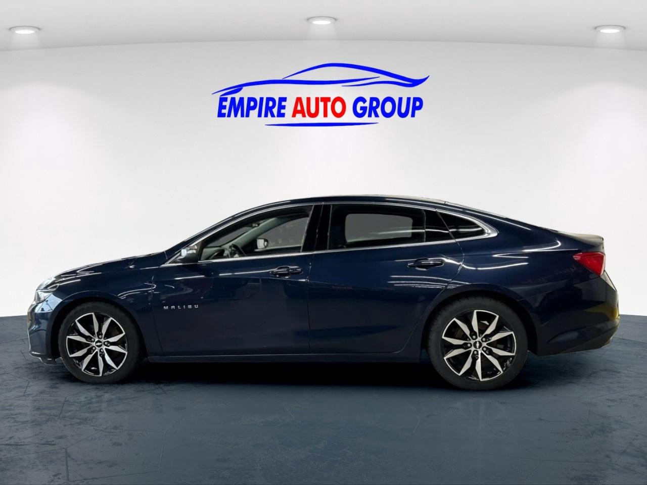 2018 Chevrolet Malibu LT Photo2